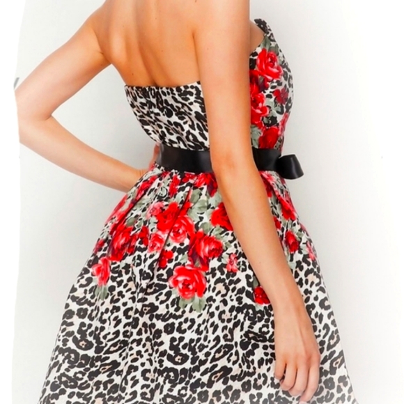 😎TEEZE ME 🐰Floral Animal Print Party Dress💙 - Picture 6 of 16